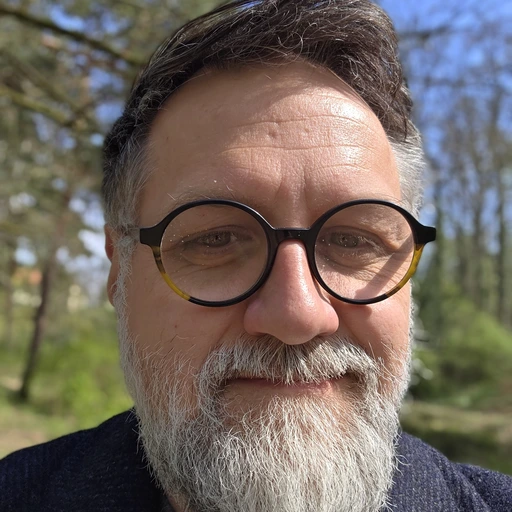 Foto von Emilian Buza, Gründer von NexaStack